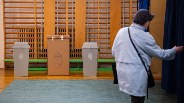 Az MCC kutatója szerint példátlan orosz beavatkozás zajlik a magyar választásokba