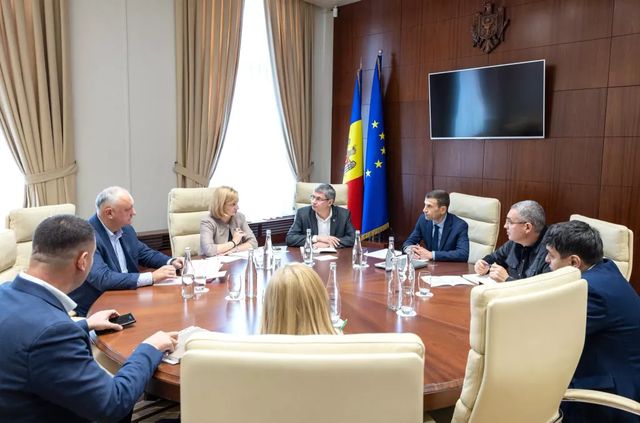 Igor Grosu în discuții cu președinții fracțiunilor parlamentare