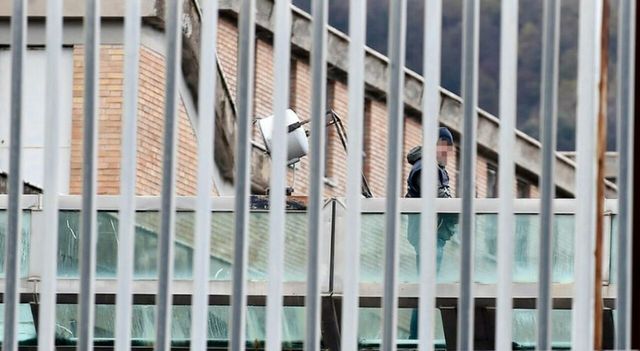 Detenuto uccide il compagno di cella in carcere a Salerno