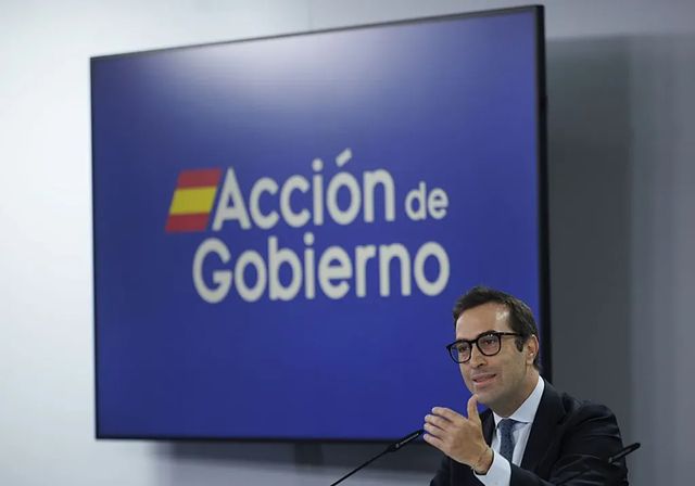 El Gobierno transfiere 13.300 millones al ICO para activar el fondo 'España Crece'