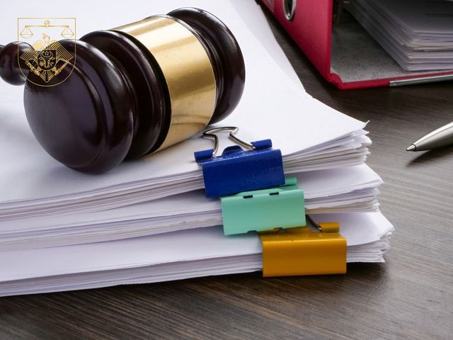 Angajata unei bănci este acuzată că fura din banii clienților