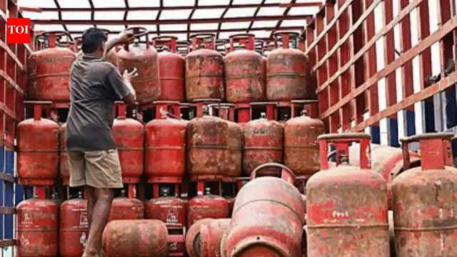 Govt Orders Piped Gas Users To Surrender LPG Connection, Bars Retaining Or Refilling Cylinders