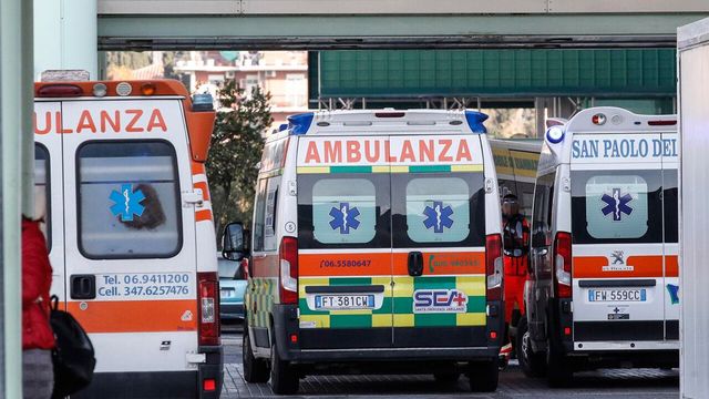 Sedicenne picchia la madre e chiama il 112, la donna muore in ospedale