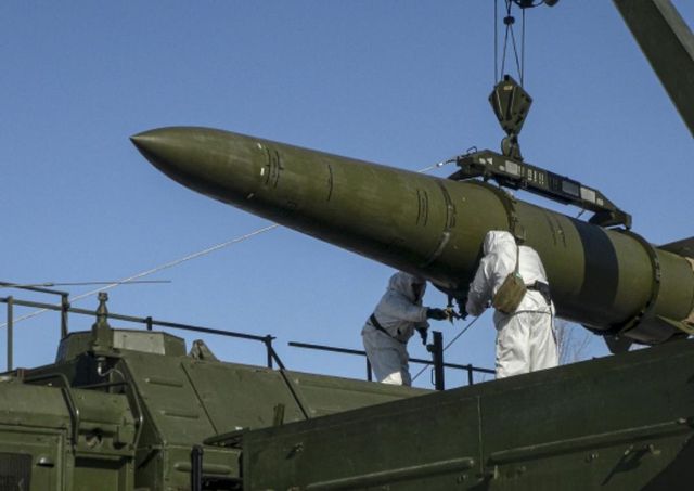 Russia inizia esercitazioni con armi nucleari tattiche