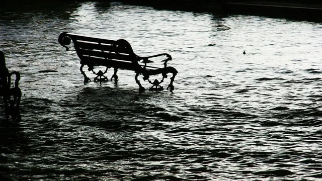 K horku a bouřkám přidali meteorologové i výstrahu před stoupáním hladin toků