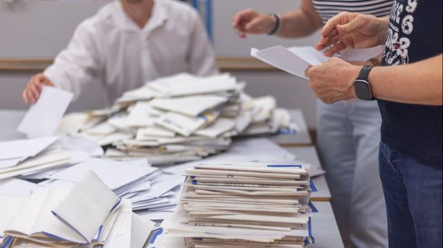 A helyi választási irodákban számolják újra a főpolgármester-jelöltekre leadott érvényes szavazatokat