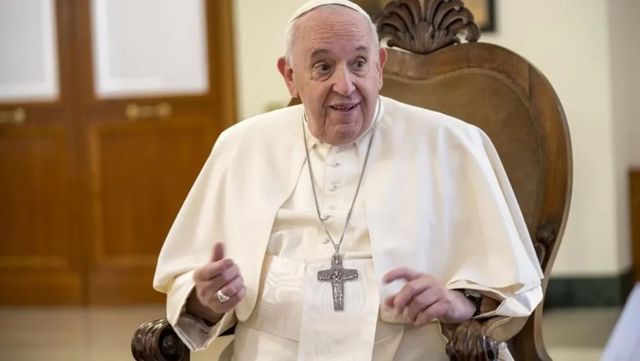 El Papa retoma su agenda: el 8 de abril recibirá en el Vaticano a los Reyes de Inglaterra