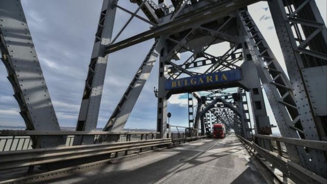 Podul Prieteniei va fi temporar închis, joi, pentru reparații