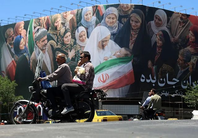 Irán descarta un acuerdo inminente con EE UU y anuncia el cobro de tasas en Ormuz