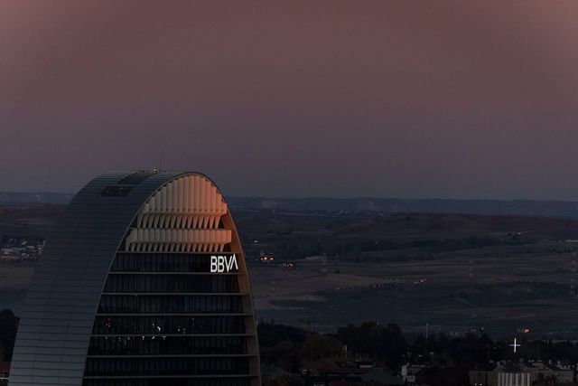 El BBVA marca un nuevo récord de beneficios en 2025 en 10.511 millones y sube el dividendo un 30%