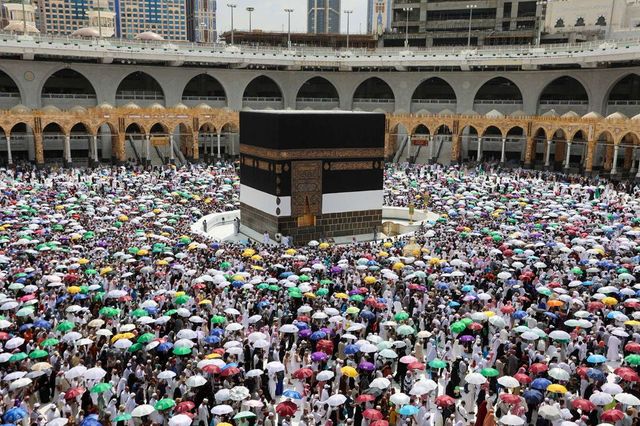 La Mecca, centinaia di morti durante pellegrinaggio Hajj a causa del caldo