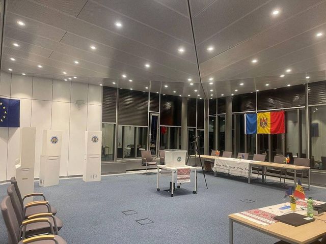 Birourile electorale al secțiilor de votare din diaspora au recepționat 2055 plicuri de la alegătorii care au votat prin corespondență