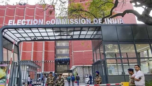 Election Commission orders transfer DMs and SPs in 5 states