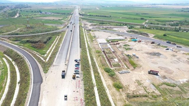 Cătălin Drulă anunță că se așterne ultimul strat de asfalt pe lotul 2 al Autostrăzii Sebeș-Turda