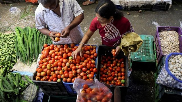 Wholesale price rise at 4-month low of 1.3% in August