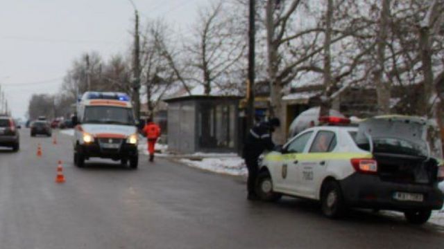 Fetiță de nouă ani, accidentată de o ambulanță aflată în misiune, la Basarabeasca