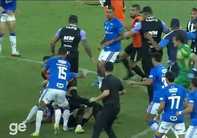 Un acta arbitral de récord: 23 expulsados en el Cruzeiro-Atlético Mineiro