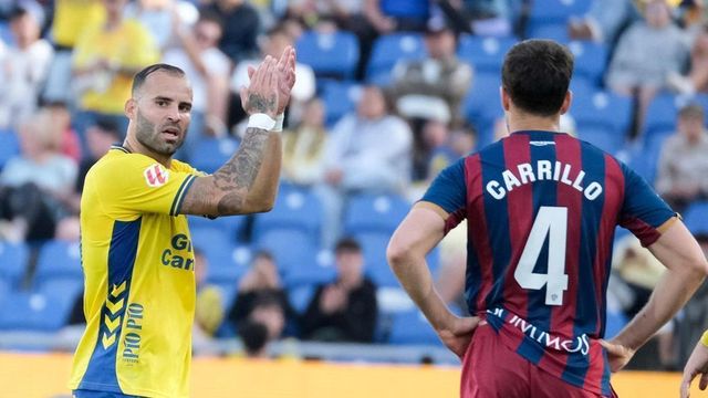 Jesé devuelve a Las Palmas a la lucha por el ascenso directo