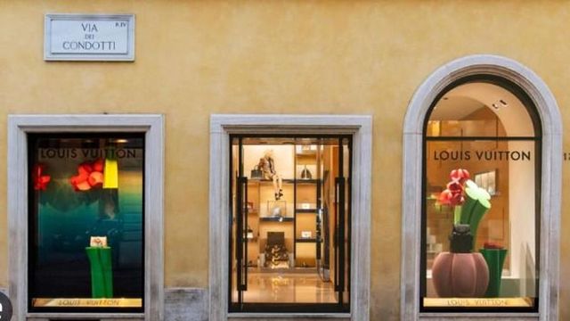 Maxi furto in un magazzino Vuitton al centro di Roma