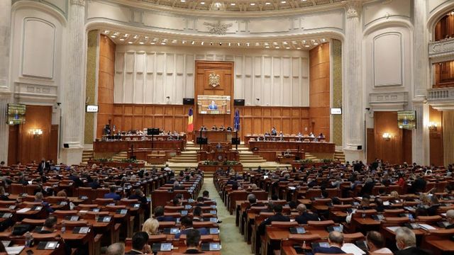 Deputații și senatorii, în vacanță parlamentară până pe 1 septembrie