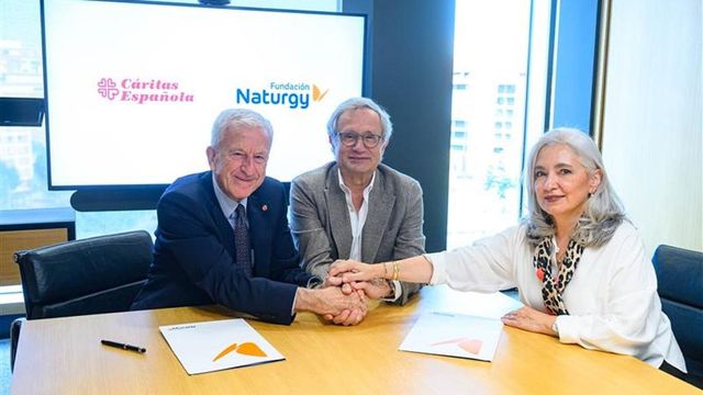 Personas que ayudan a personas para contribuir a un mundo mejor