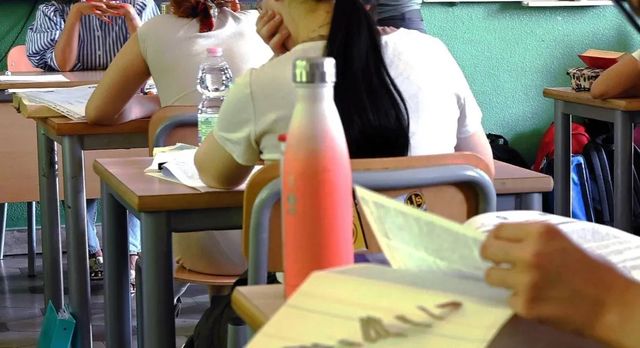 ‘Lista stupri’ al liceo Giulio Cesare, la condanna dei professori: “Inaccettabile”