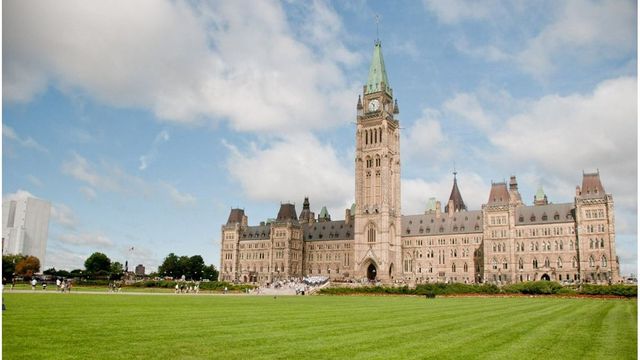 Parlamentarii vor fi obligați să se vaccineze, în Canada