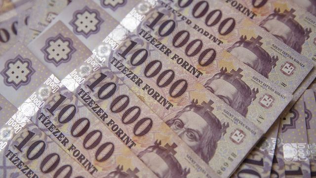 Villámrajtot vett a Magyar Telekom, ismét 400 forint alatt az euró