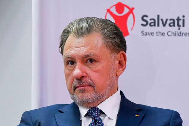 Voiculescu și Rafila se acuză reciproc în scandalul vaccinurilor Pfizer