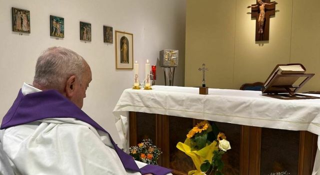 Papa Francesco, la prima foto dopo 31 giorni dal ricovero