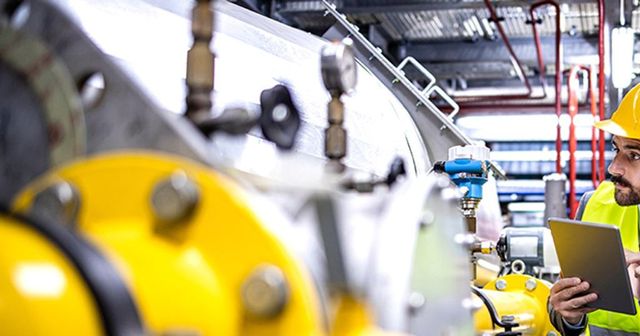 Locatarii unor imobile din Sectorul 5 au fost evacuați după ce săpăturile celor de la Apa Nova au avariat o conductă de gaze