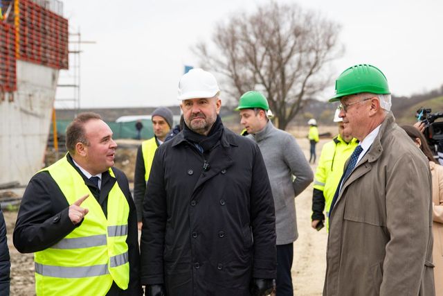 Lucrările de construcție a noului pod de la Ungheni, avansează – Finalizarea lucrărilor este planificată pentru anul viitor