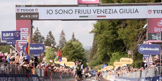 Giro d'Italia, Valgren vince la 17esima tappa: Vingegaard sempre in rosa