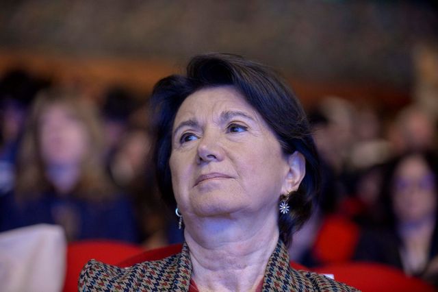 La ministra Eugenia Roccella contestata da attivisti e femministe al Salone del libro di Torino