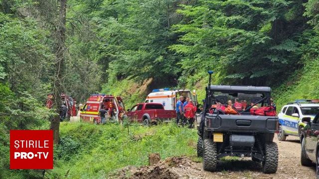 4 persoane au fost rănite, luni, după ce un autoturism s-a răsturnat la Cheia