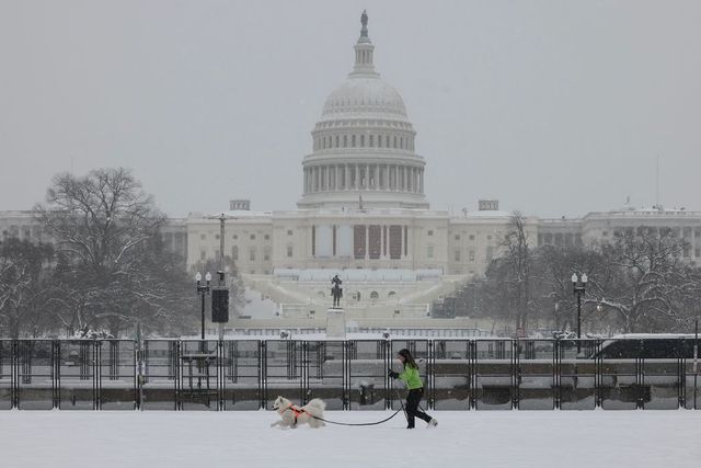 Prima tempesta invernale negli Usa, 5 morti e traffico aereo in tilt