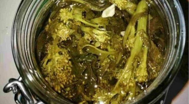 Botulino, ritirati due marchi di friarielli alla napoletana