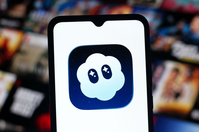 OpenAI încheie un acord de 1 miliard de dolari cu Disney pentru a integra personaje iconice în ChatGPT și Sora