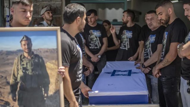 Otros dos militares israelíes muertos en un nuevo ataque contra un blindado en Gaza