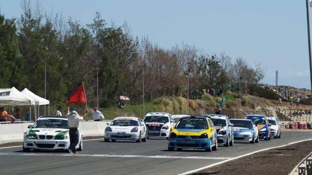 Muere en el circuito de Maspalomas un piloto en una exhibición de drifting