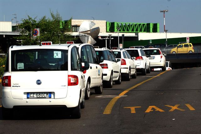 Taxi Roma, Gualtieri: “Da venerdì percorso per aumentare licenze”