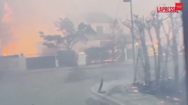 Spagna, morto un uomo per ustioni subite in uno degli incendi