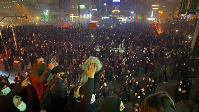 Iran, Trump: Teheran mi ha chiamato, vogliono negoziare