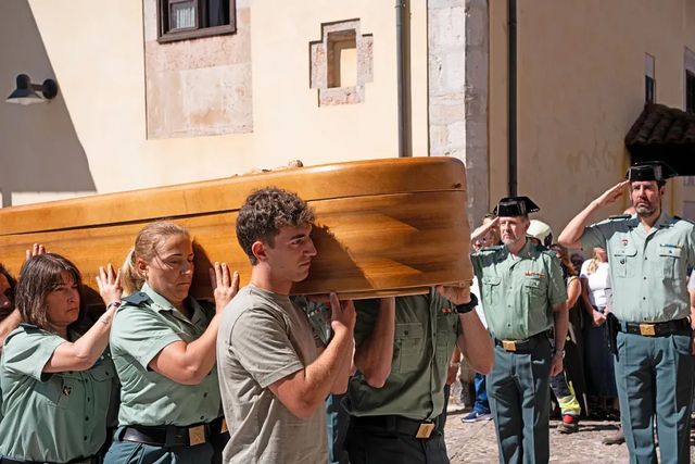 Llanes dice adiós a Laura Cruz, la guardia civil asesinada por su expareja