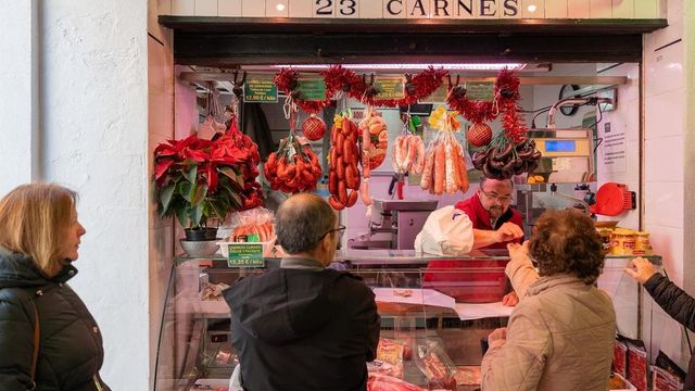 La inflación se modera en diciembre y 2025 cierra en una media del 2,7%, una décima menos que en 2024