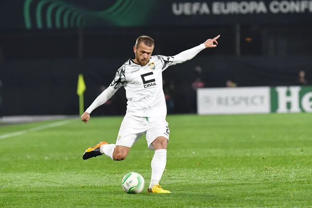 CFR Cluj, gata să perfecteze primul transfer din era Dan Petrescu - Mutarea, confirmată chiar de jucător