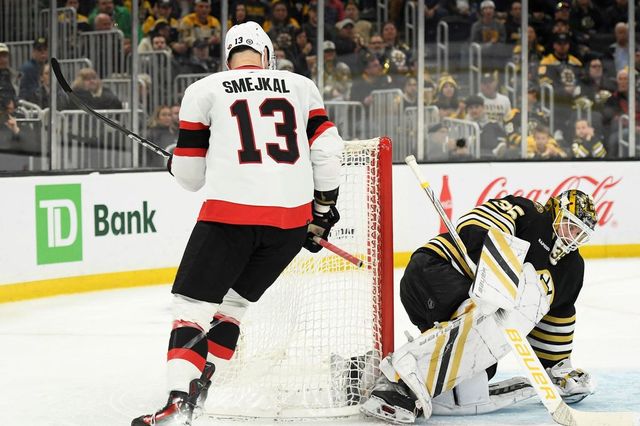 Smejkal premiérovým gólem v NHL pomohl porazit Boston, Bruins v play-off narazí na Toronto