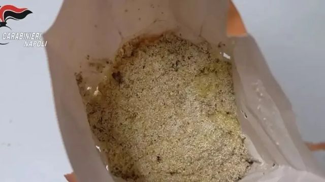 Vermi e insetti negli alimenti, sospeso un deposito alimentare a Caivano