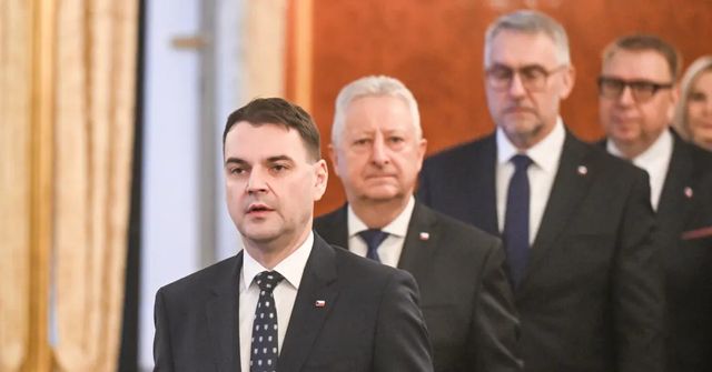 Svět se konečně posouvá k diplomatickému řešení války, pochvaluje si Macinka