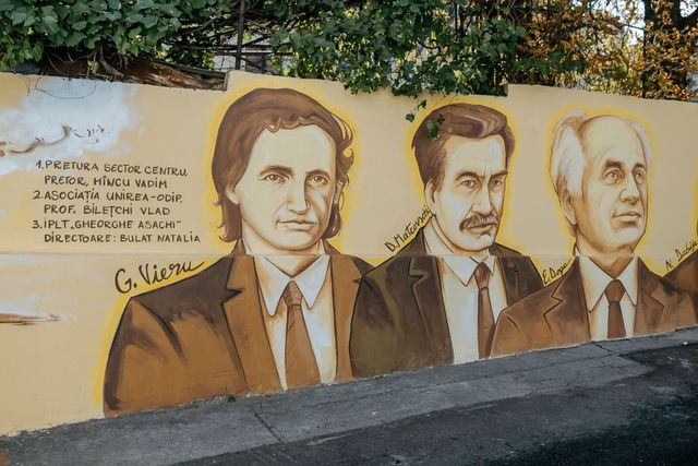 La Liceul „Gheorghe Asachi” din Chișinău a fost inaugurat „Zidul Istoriei”